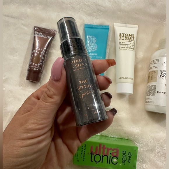 Beauty Bundle - Picture 3 of 4